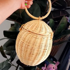 Wiker egg shaped bag